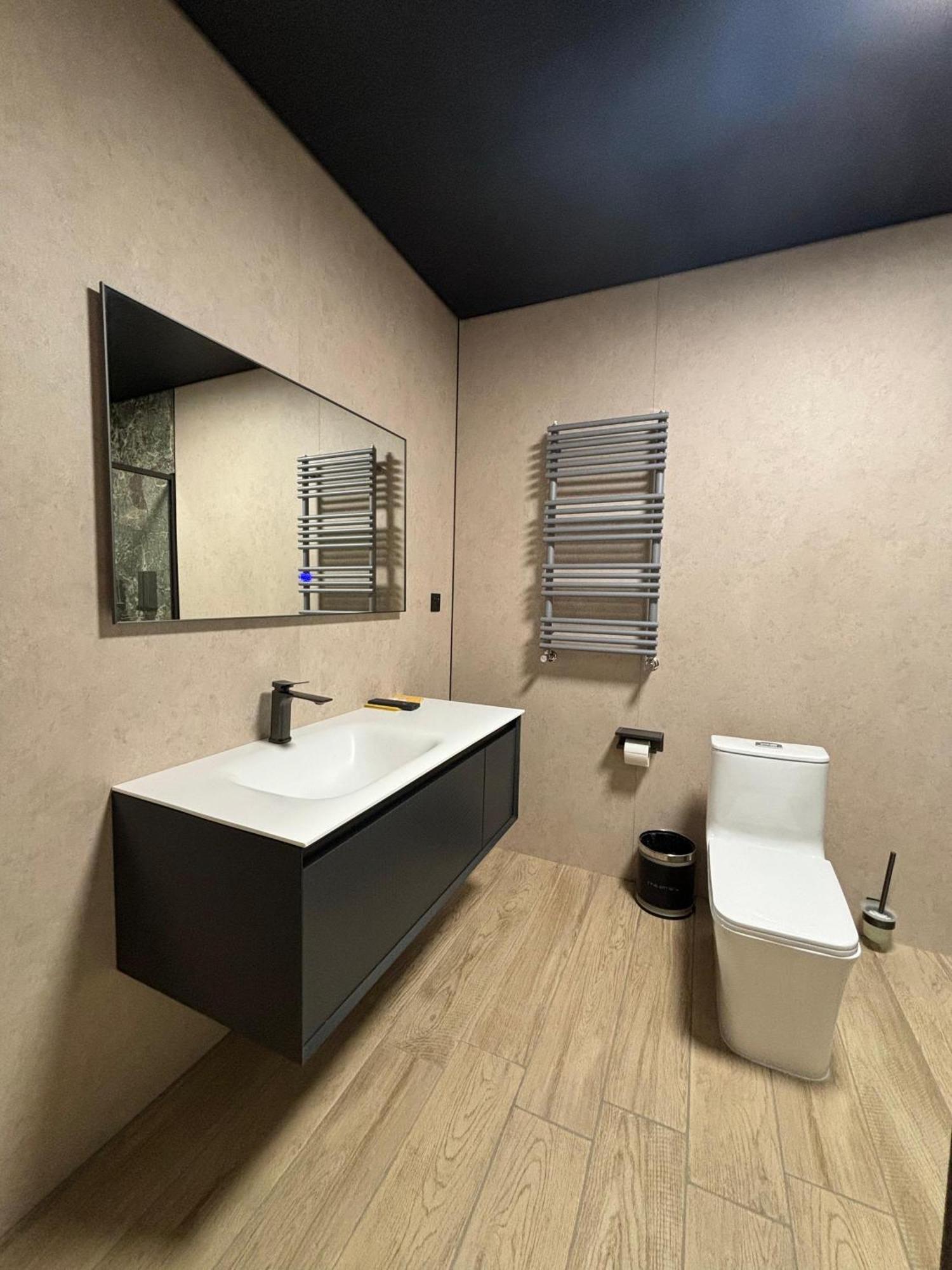Empire City Karaganda Luaran gambar